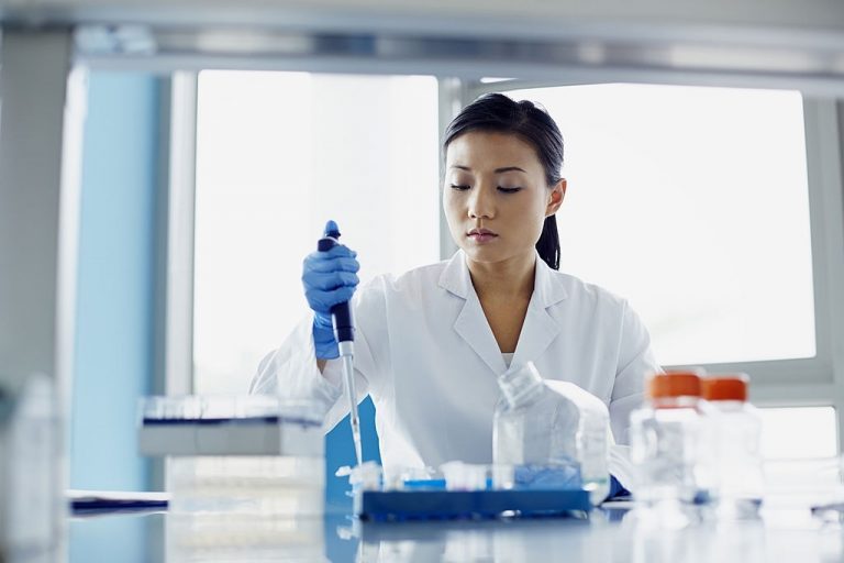 10 Jobs That Require a Bachelor of Biotechnology Degree